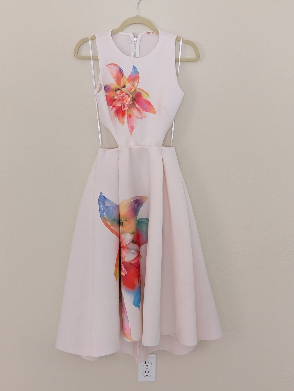 Love Culture Floral Cutout Side Dress Size Medium